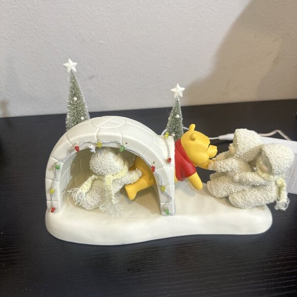 DEPT 56 SNOWBABIES Christmas "We'll Help You Through, Pooh" Lighted Disney Vtg - Picture 1 of 8